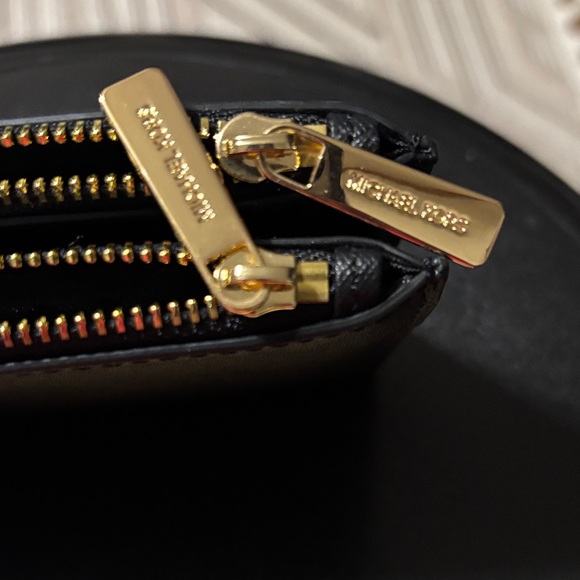 Michael Kors Black Wallet Gold Accents Jet Set Travel Lg Double Zip Wristlet - Picture 4 of 8